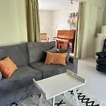 Solar Apartments - House With Private Garden Apartman