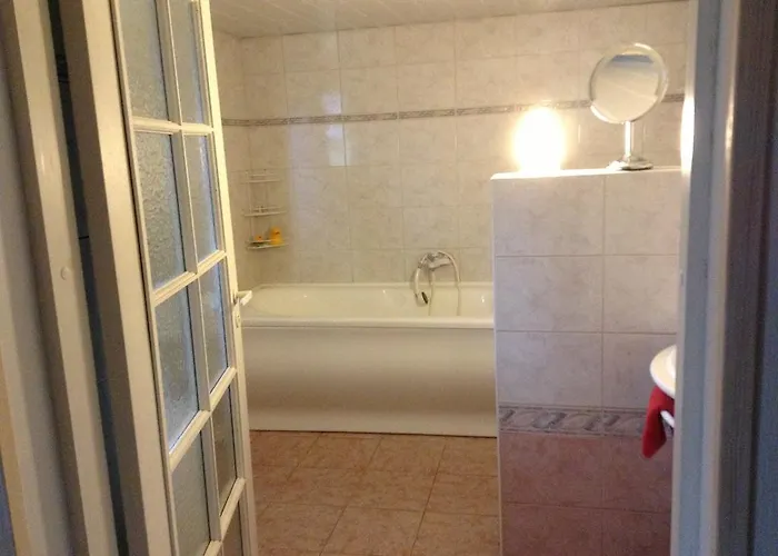 Solar - House With Private Garden * 派尔努